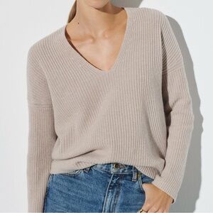 the reset r label sweater Very V